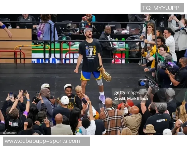 库里坚定信念勇敢迎战西部强敌全力冲击总冠军目标