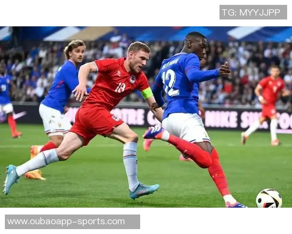 基多主帅坦言帕尔梅拉斯球场如同学校操场球队在对抗中遭遇全面压制